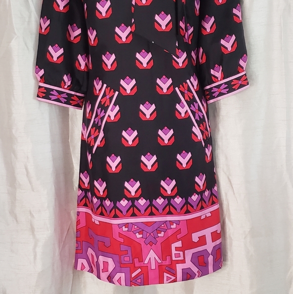NWOT Phoebe Couture black red & pink geometric print silk shift dress Wo… - Picture 4 of 10